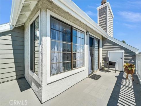 4682 Warner C304 Avenue, Huntington Beach, CA