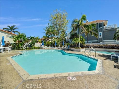 4682 Warner C304 Avenue, Huntington Beach, CA