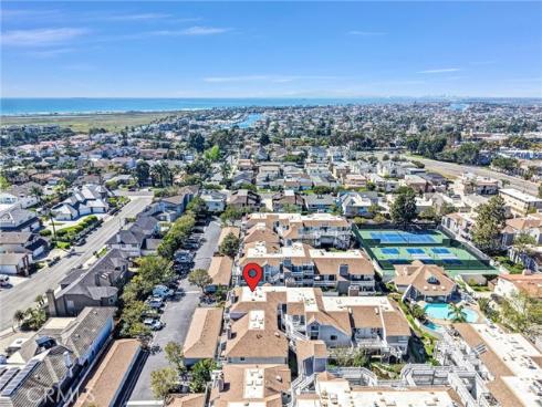 4682 Warner C304 Avenue, Huntington Beach, CA