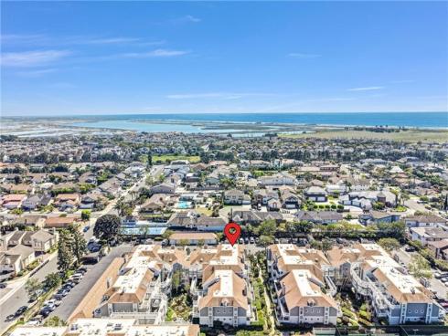 4682 Warner C304 Avenue, Huntington Beach, CA