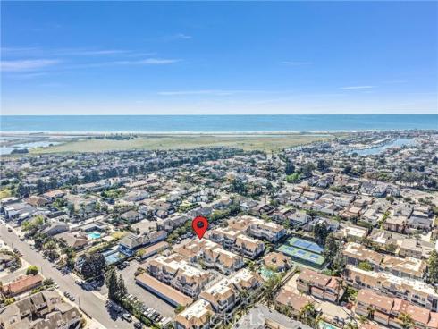 4682 Warner C304 Avenue, Huntington Beach, CA