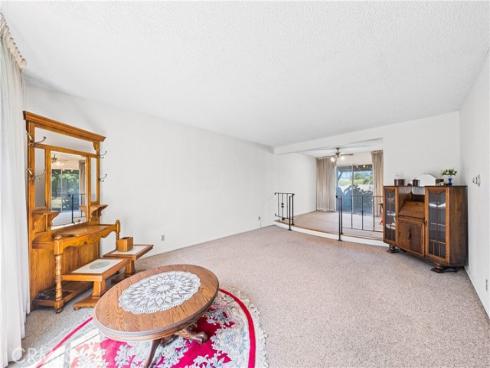 8111 Dartmoor Dr , Huntington Beach, CA