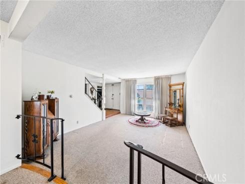 8111 Dartmoor Dr , Huntington Beach, CA