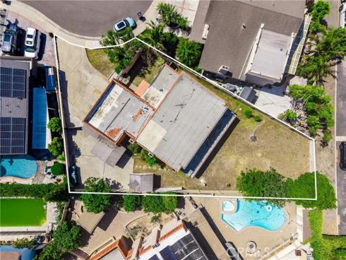 8111 Dartmoor Dr , Huntington Beach, CA