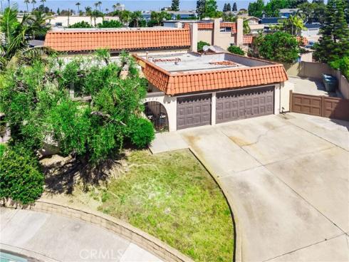 8111 Dartmoor Dr , Huntington Beach, CA