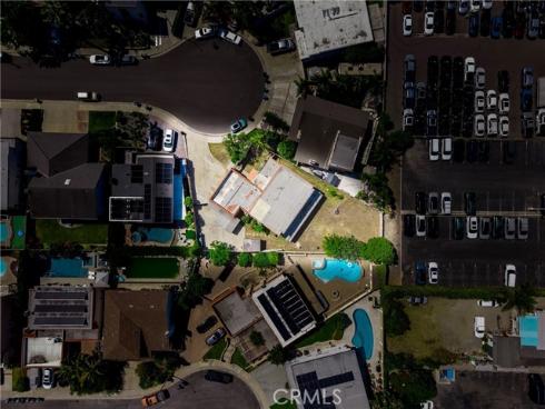8111 Dartmoor Dr , Huntington Beach, CA