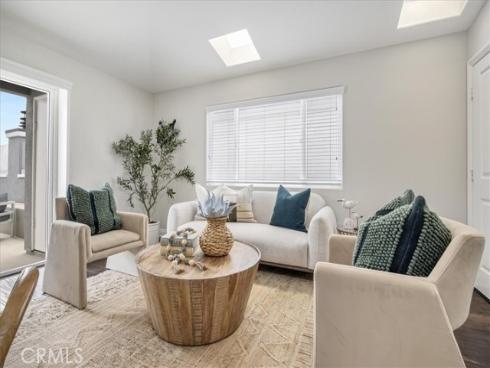 617 12th , Huntington Beach, CA