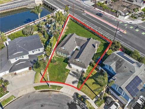 9202 Aloha Drive, Huntington Beach, CA
