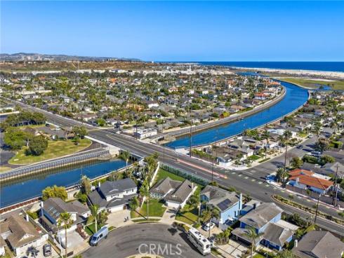 9202 Aloha Drive, Huntington Beach, CA