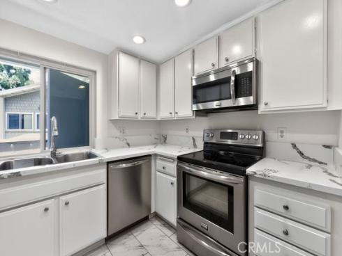8633 Portola 18F Court, Huntington Beach, CA