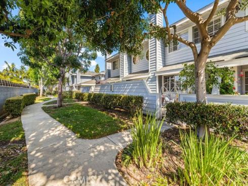 8120 Baymist C Drive, Huntington Beach, CA