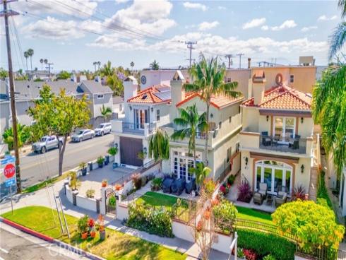 816 Delaware Street, Huntington Beach, CA