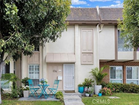 9742 Villa Pacific