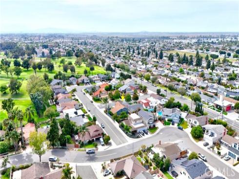 16542  Los Verdes  , Huntington Beach, CA