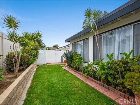 20852 Lancelot Lane, Huntington Beach, CA