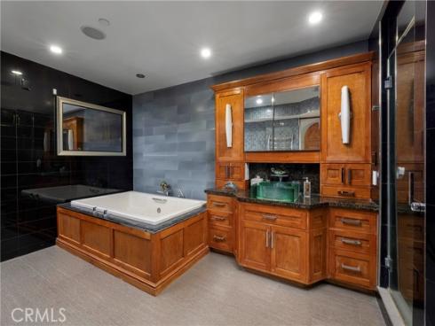16255 Pacific 203 Circle, Huntington Beach, CA