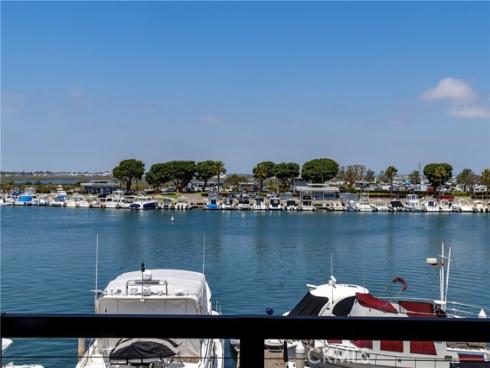 16255 Pacific 203 Circle, Huntington Beach, CA