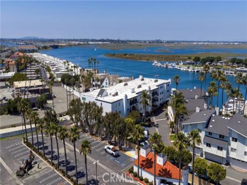 16255 Pacific 203 Circle, Huntington Beach, CA