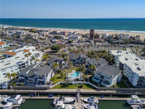 16255 Pacific 203 Circle, Huntington Beach, CA