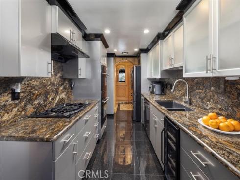 16255 Pacific 203 Circle, Huntington Beach, CA