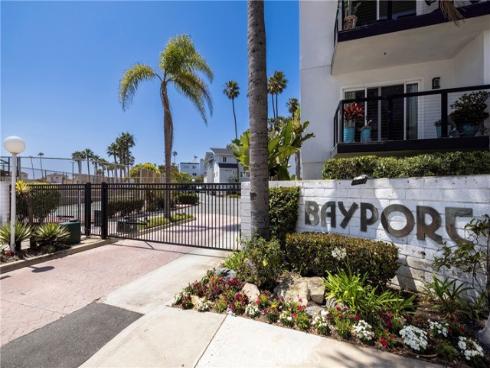 16255  Pacific  203  Circle, Huntington Beach, CA