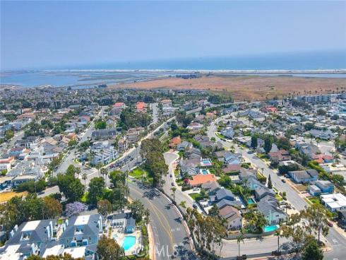 16858 Algonquin , Huntington Beach, CA
