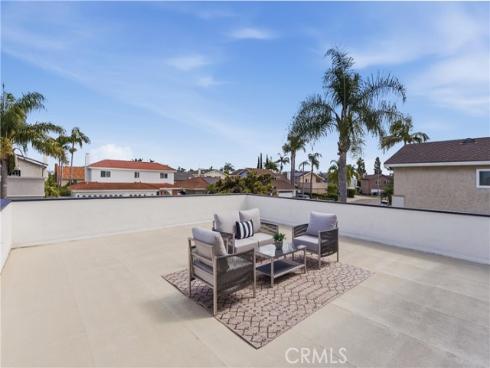 6862 Defiance Drive, Huntington Beach, CA