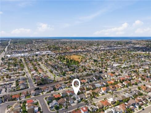 6862 Defiance Drive, Huntington Beach, CA
