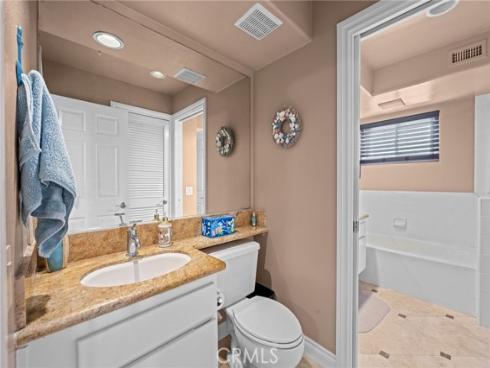 200 Pacific Coast M-9 , Huntington Beach, CA