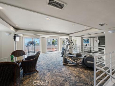 200 Pacific Coast M-9 , Huntington Beach, CA