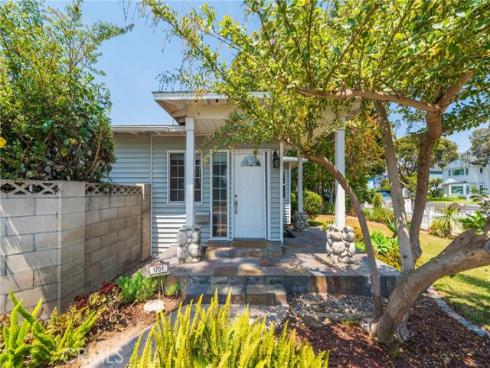 1701 Lake Street, Huntington Beach, CA