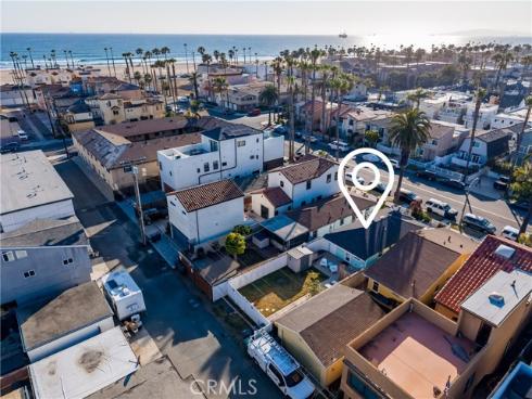 218  11th  , Huntington Beach, CA