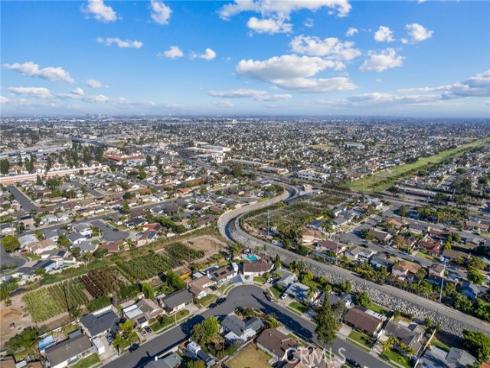 16842  Lucia  , Huntington Beach, CA
