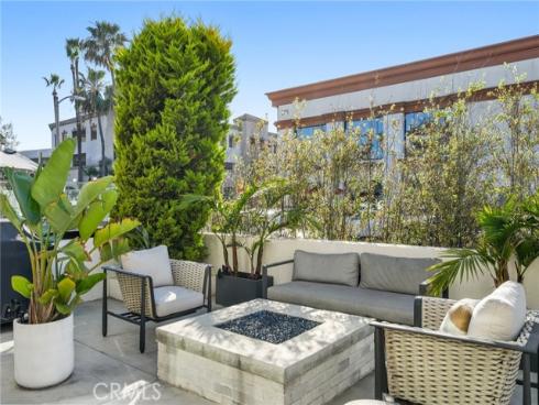 306 3rd Street, Huntington Beach, CA