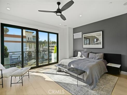 306 3rd Street, Huntington Beach, CA