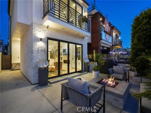 306 3rd Street, Huntington Beach, CA