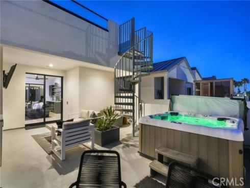 306 3rd Street, Huntington Beach, CA