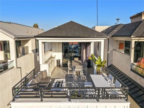 306 3rd Street, Huntington Beach, CA