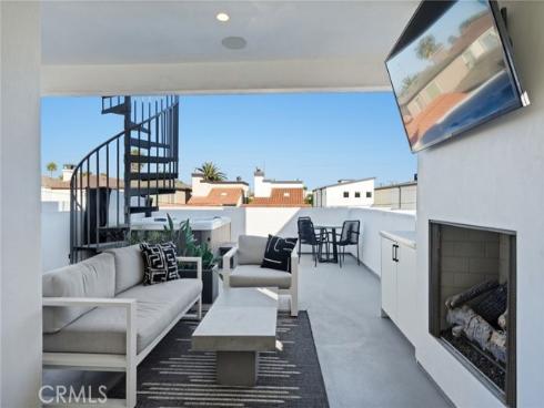 306 3rd Street, Huntington Beach, CA