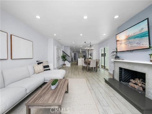 215 Knoxville Avenue, Huntington Beach, CA
