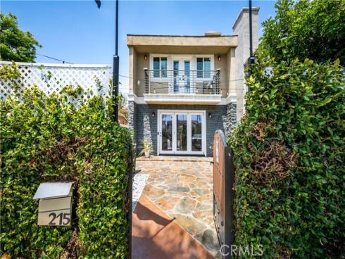 215 Knoxville Avenue, Huntington Beach, CA