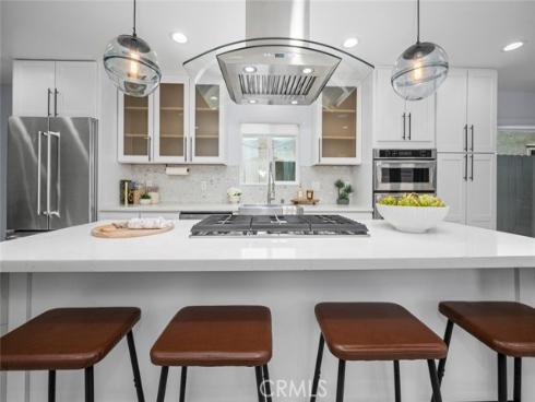 215 Knoxville Avenue, Huntington Beach, CA