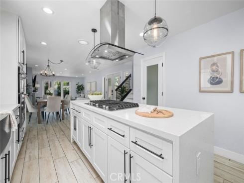 215 Knoxville Avenue, Huntington Beach, CA