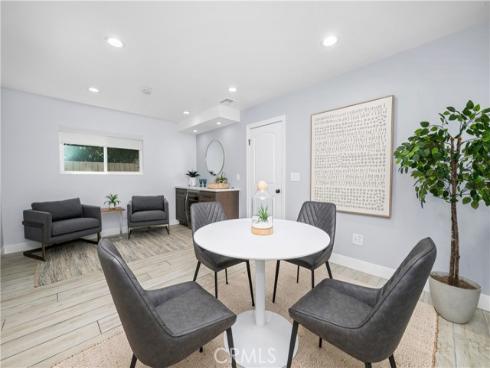 215 Knoxville Avenue, Huntington Beach, CA