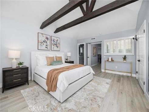 215 Knoxville Avenue, Huntington Beach, CA