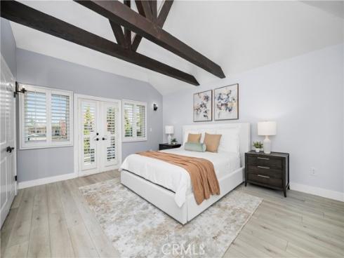 215 Knoxville Avenue, Huntington Beach, CA