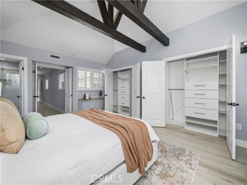 215 Knoxville Avenue, Huntington Beach, CA
