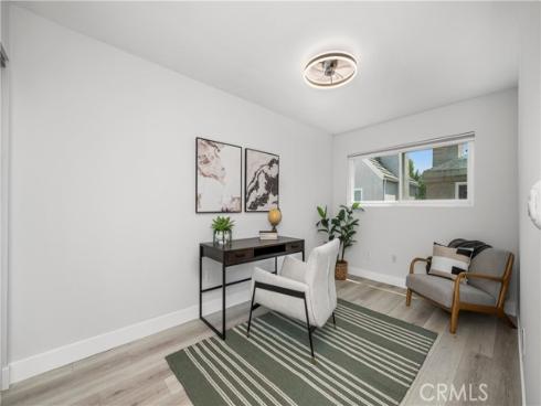 215 Knoxville Avenue, Huntington Beach, CA