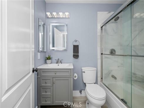 215 Knoxville Avenue, Huntington Beach, CA