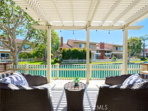 7946 Waterfall Circle, Huntington Beach, CA
